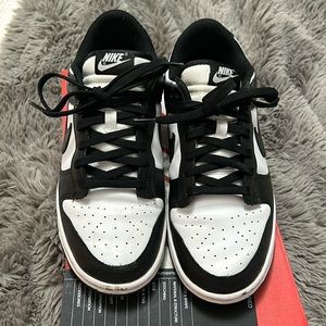 Nike Low Dunks Panda